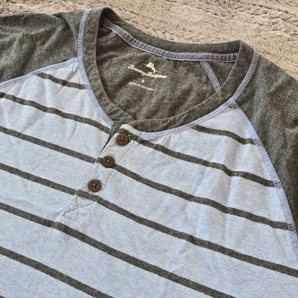 Tommy Bahama Mens Large Blue Striped Henley Shirt Raglan Short Sleeve Colorblock
